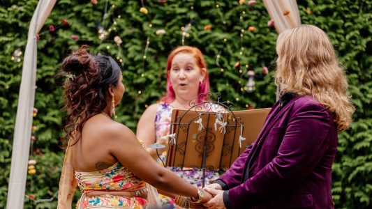 Timna trouwambtenaar ceremonie spreker